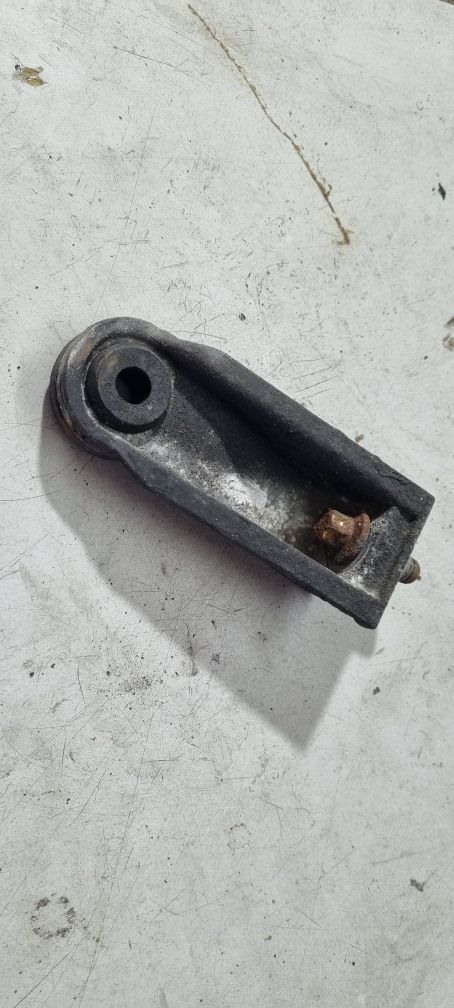 Łapa mocowanie uchwyt wspornik podpora chłodnicy opel vectra c signum