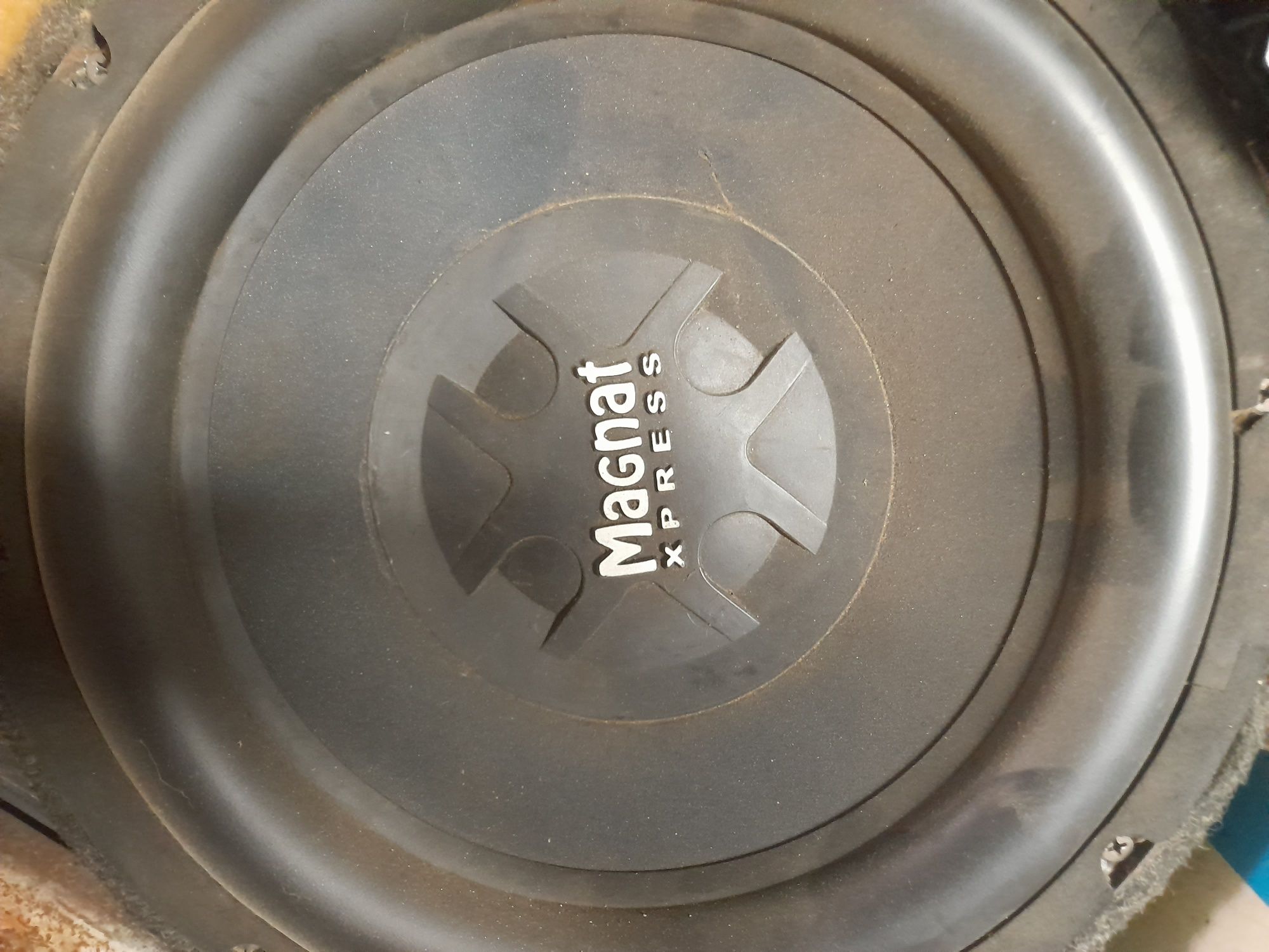 Subwoofer crunch crb 500 kondensator magnat