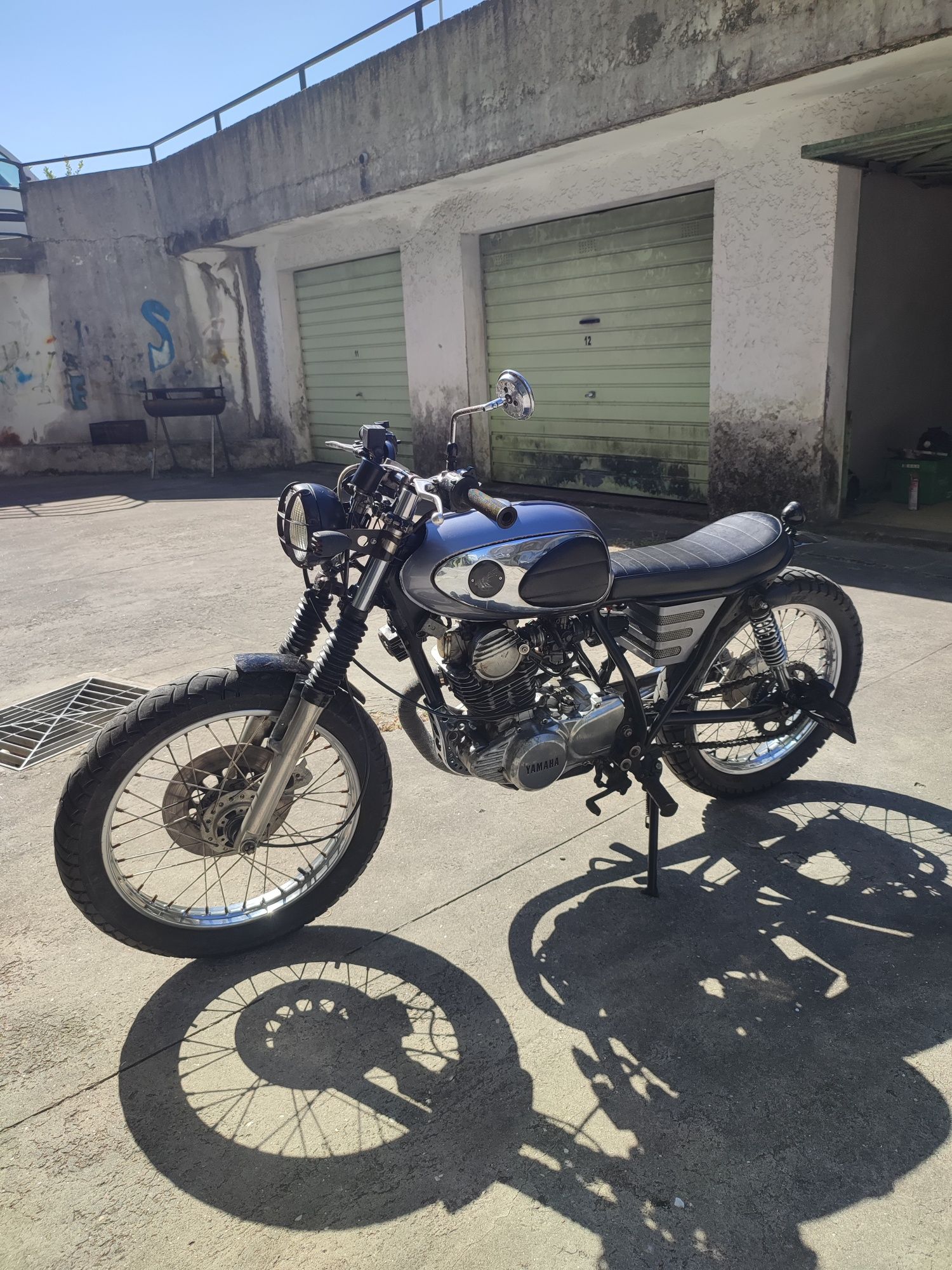 Yamaha sr 250 café racer
