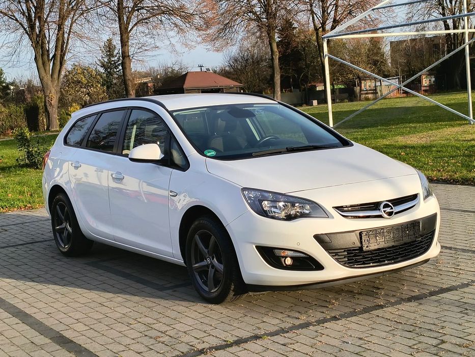 Opel Astra NAVI_Pół-SKÓRA_G/Fotele/Kierownica_2xPDC_TEMPOMAT_Serwis_BEZWYPADEK!!!