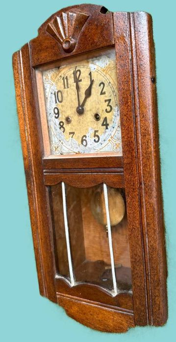 Relogio de parede antigo para restauro, com chave