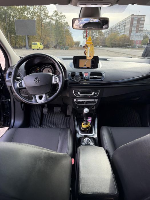 Продам авто в идеальном состоянии Рено Меган 3