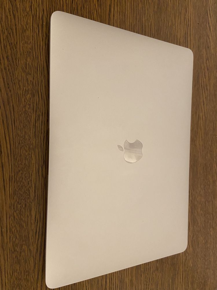 MacBook Air/ M1, 2020 8/252gb+ etui+ przejściówka