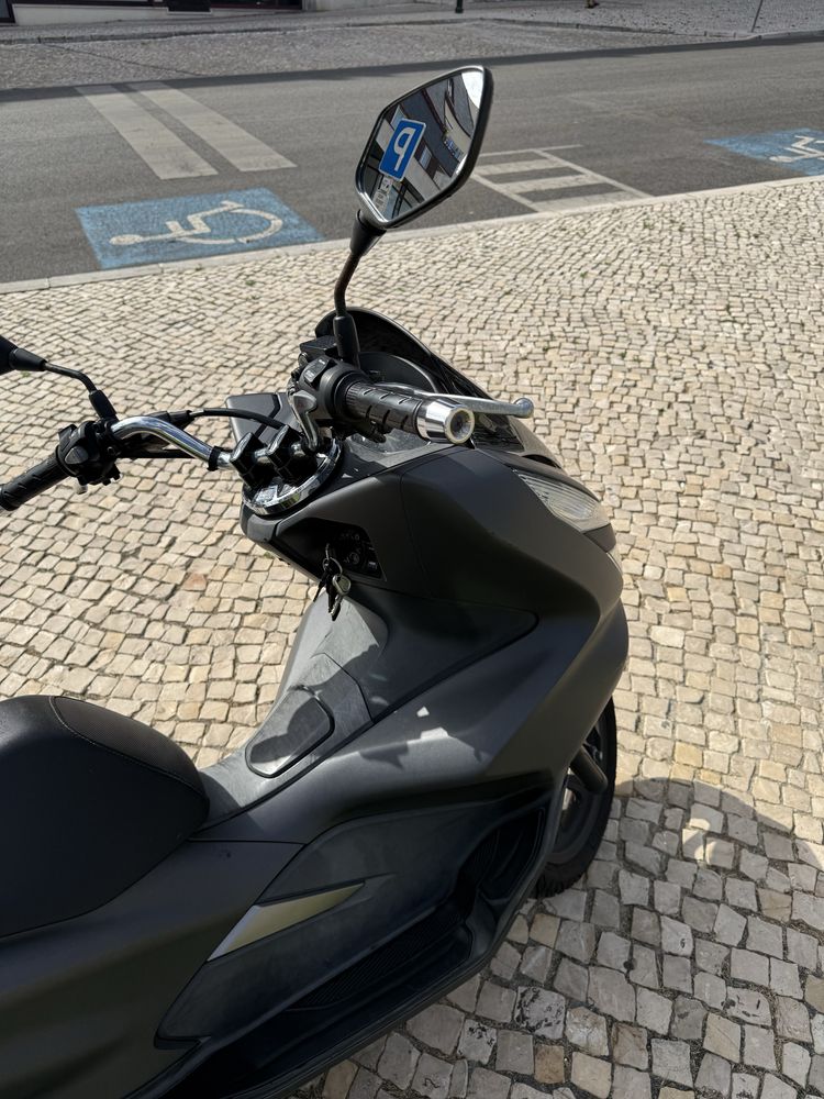 Honda pcx 125 preta