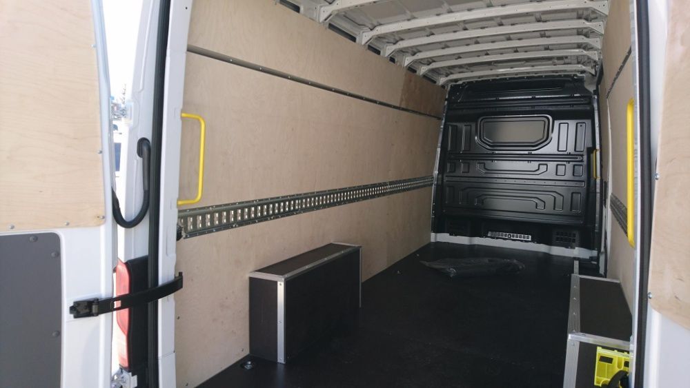 Zabudowa do busa VW Crafter L4H3