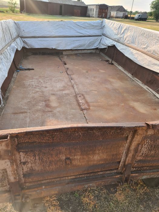 Продаю прицем 2птс 4