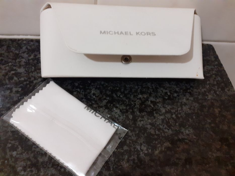 Caixa óculos marca