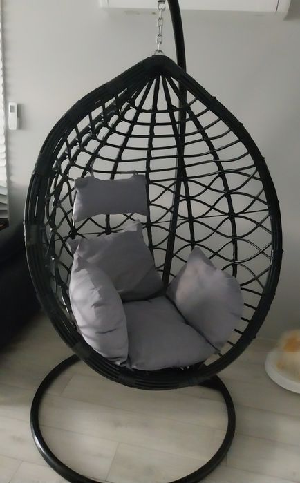 Fotel wiszący czarny ze stojakiem stelażem XXL  + poduszki