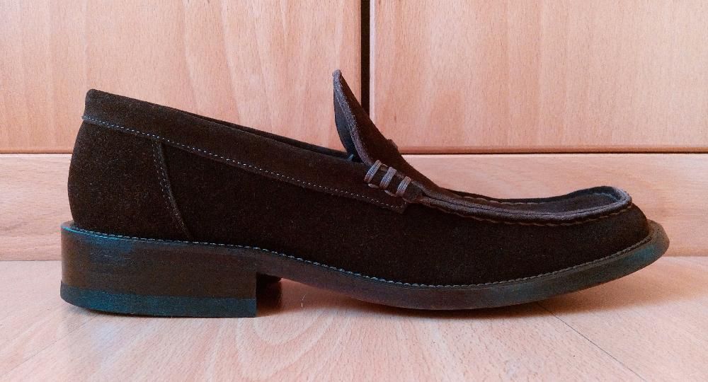 Sapatos em camurça castanha DIEBA nº40
