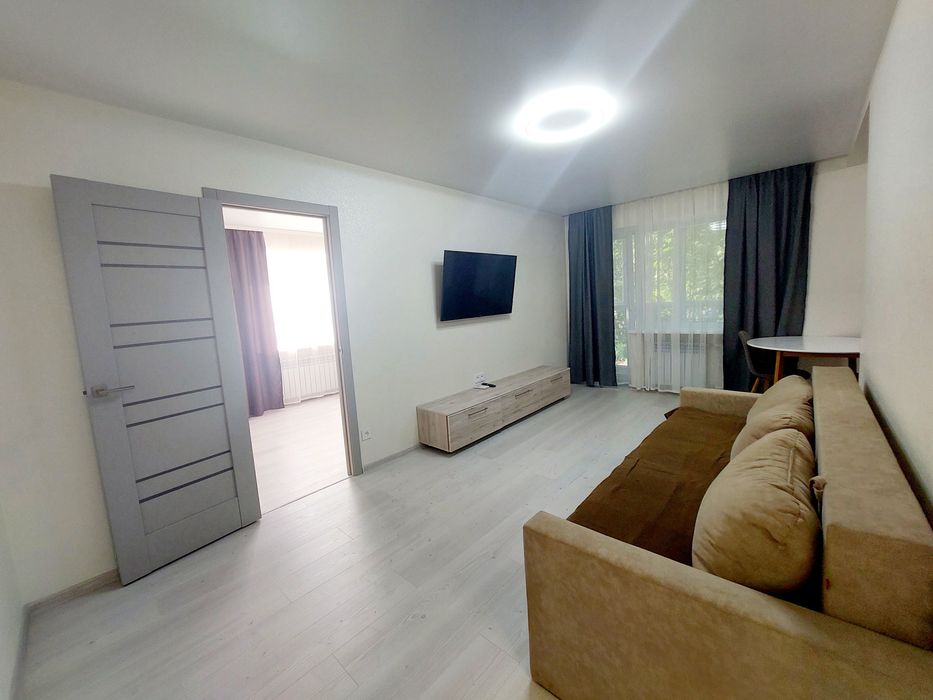 Стильная двухкомнатная, Дафи Запорожское . Шоссе 5