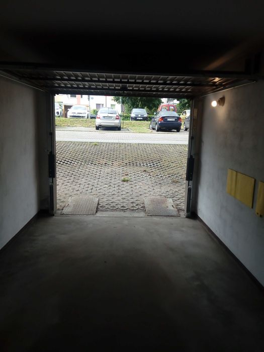 Wynajmę garaż Rumia ul. Stoczniowców 2M - faktura vat