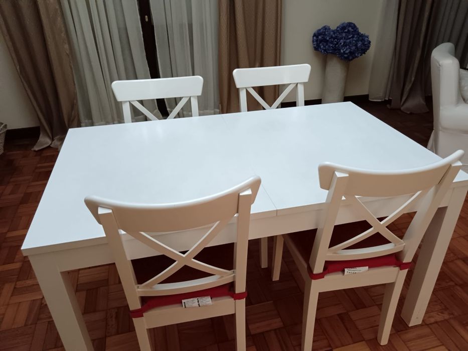 Mesa de jantar extensível IKEA
