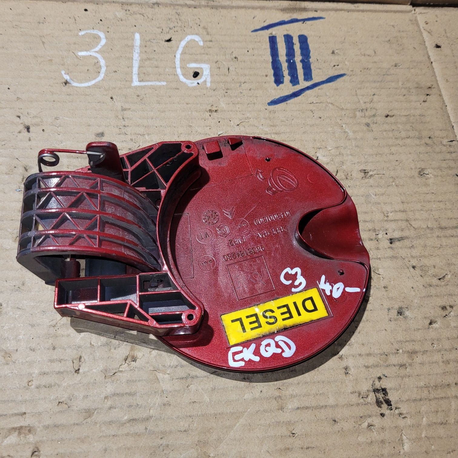 Klapka wlewu paliwa citroen C3 kod lakieru EKQD 2004r