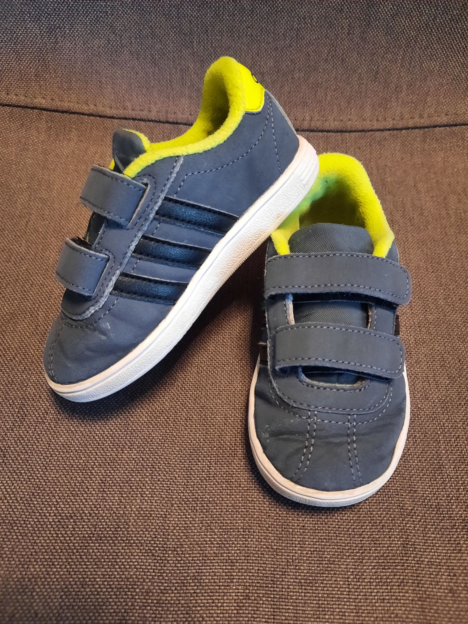 Buty sportowe Adidas rozm.22