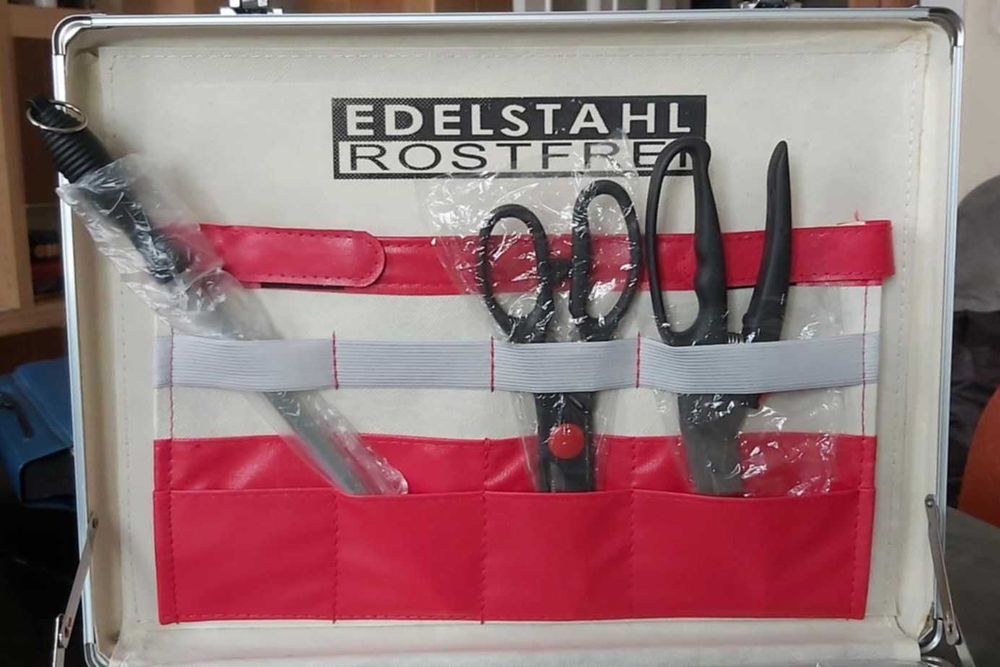 komplet noży w walizce