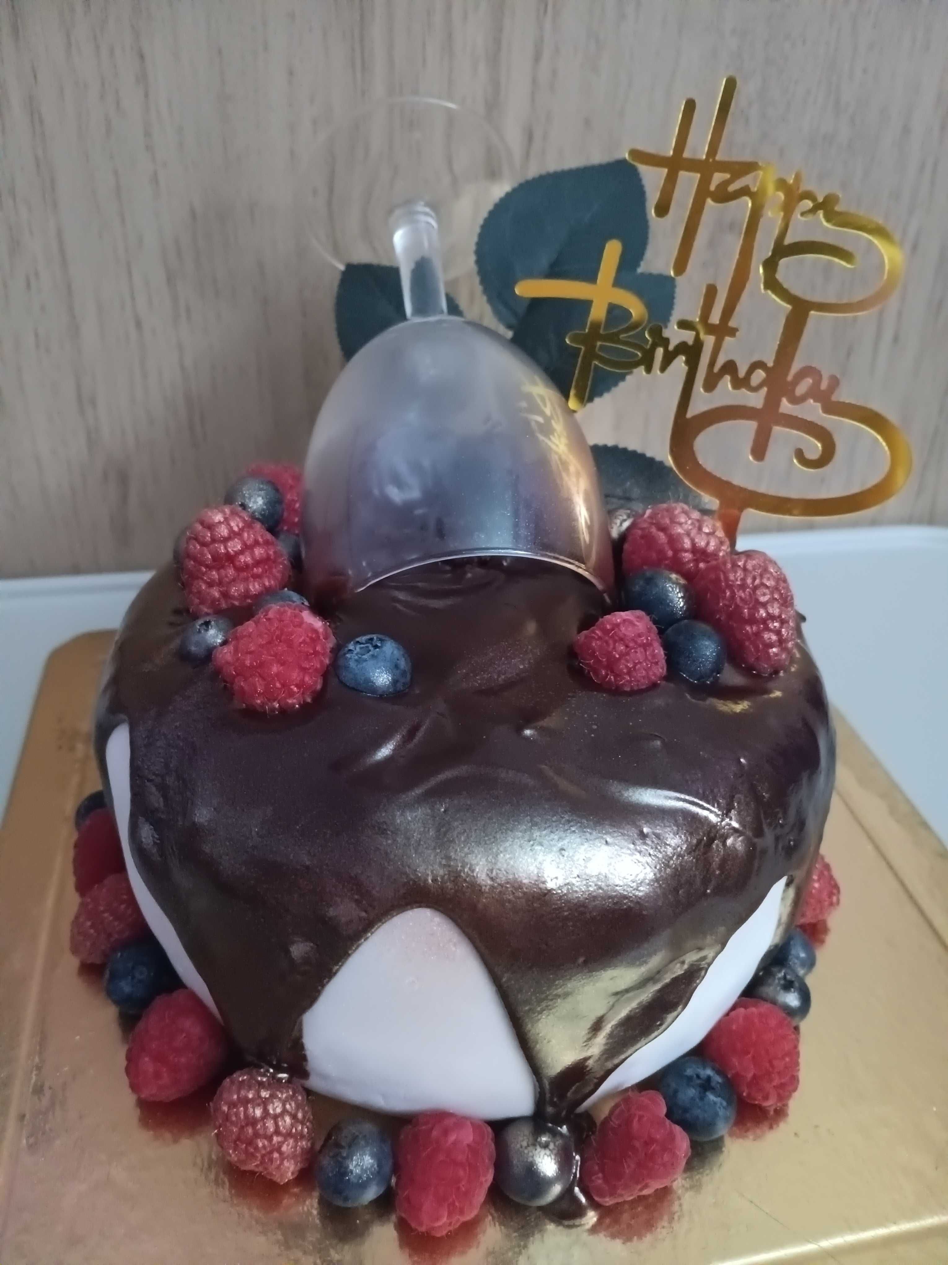 Faço bolos caseirinhos para todos os eventos