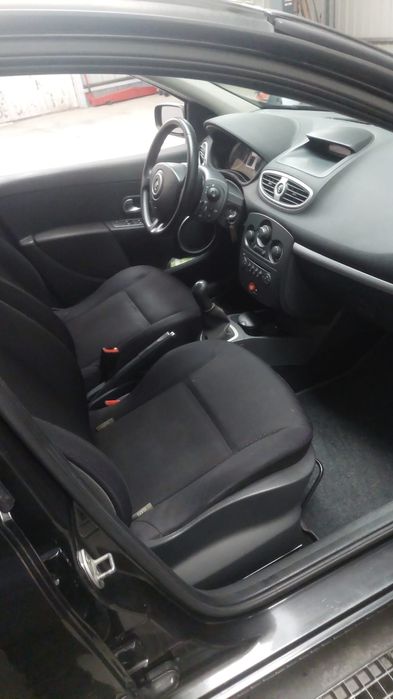 Renault clio 4 portas