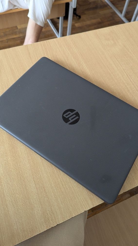 Ноутбук HP Laptop 15s-eq1002