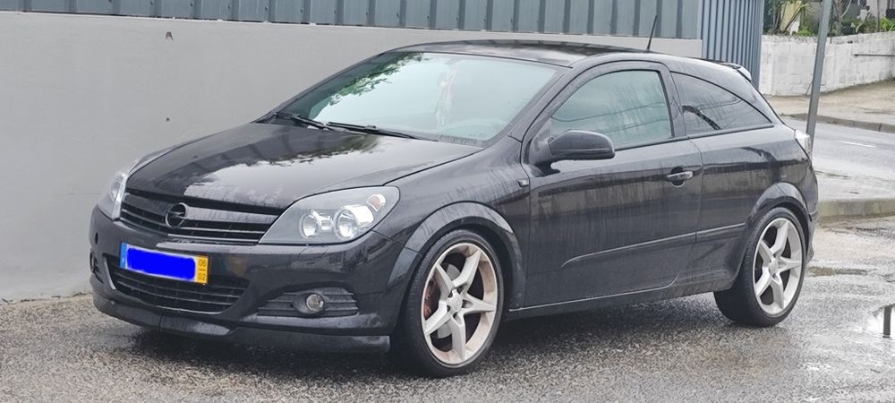 Opel Astra GTC 1.9 de 5 lugares