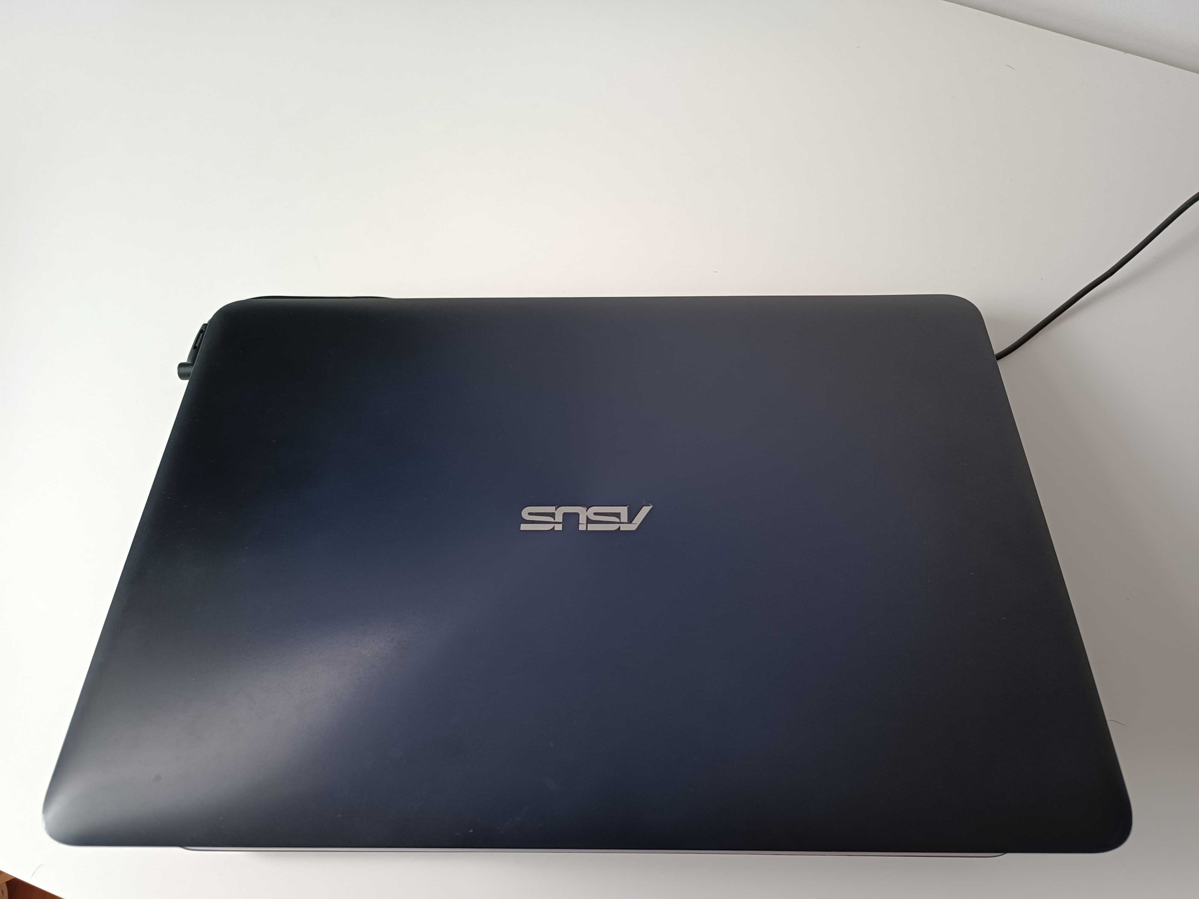 Laptop Asus R558U 15,6 " Intel Core i7 12 GB / 1 TB / NVIDIA 940MX