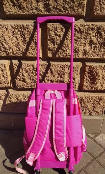 Дитячий рюкзак на колесах для дівчинки