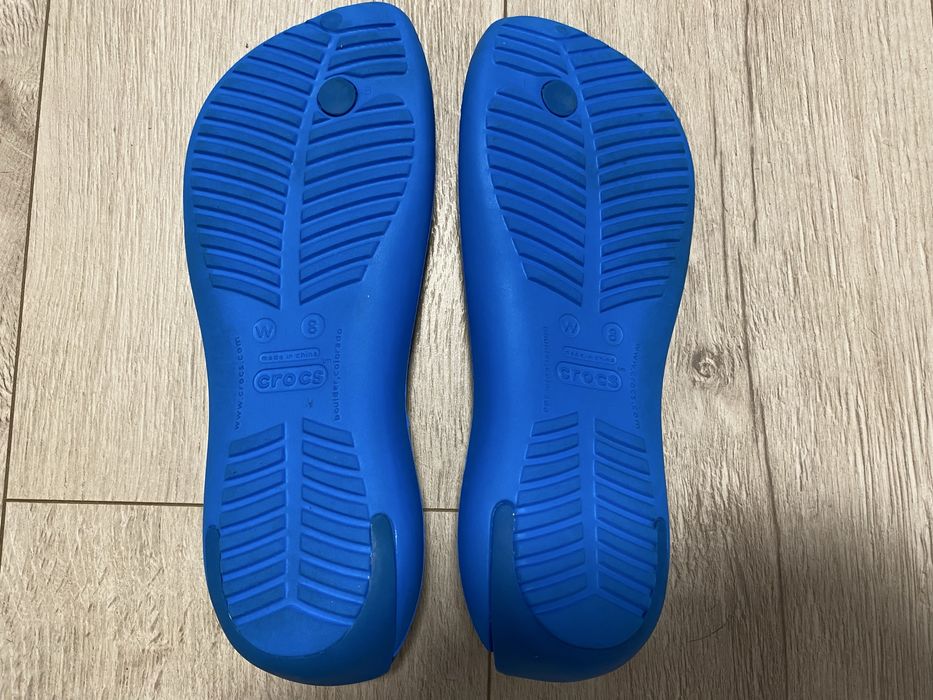 Crocs ssexi flip, размер W8, W7