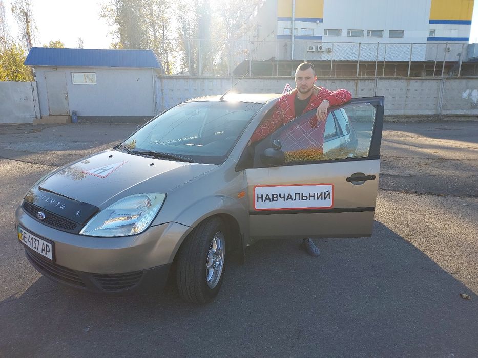 Автоінструктор. Практичні заняття з водіння автомобіля категорії 《В》!