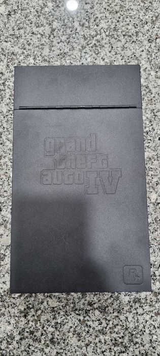 Grand Theft Auto IV Edição especial - PlayStation 3 (Sem jogo)