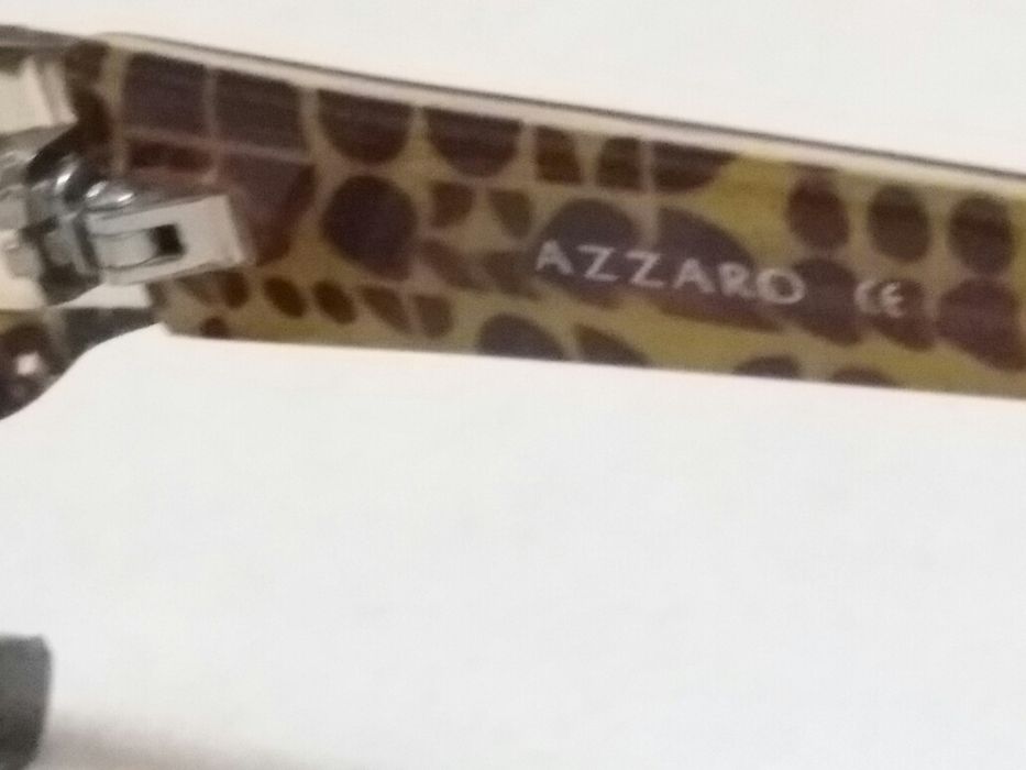 Armações de óculos graduados marca Azzaro