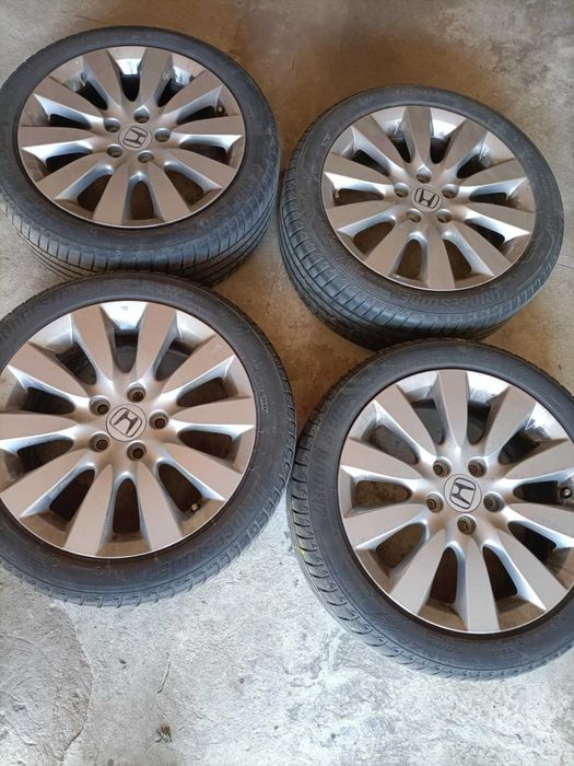 Felgi aluminiowe z oponami