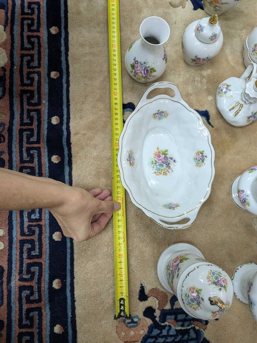 Conjunto de 23 peças de porcelanas encarnaçao