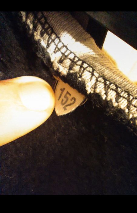 czarna bluza z kapturem na zamek Pokèmon GO