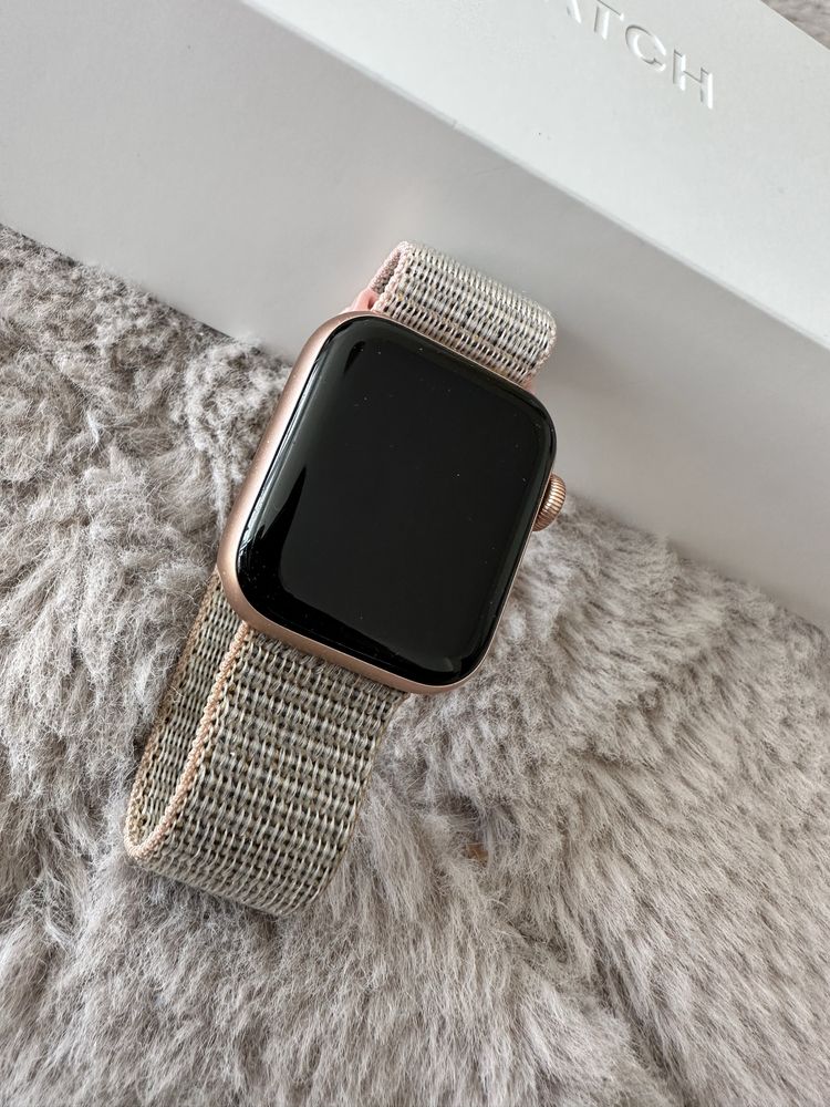 Zegarek apple watch series 4 40mm gold GPS