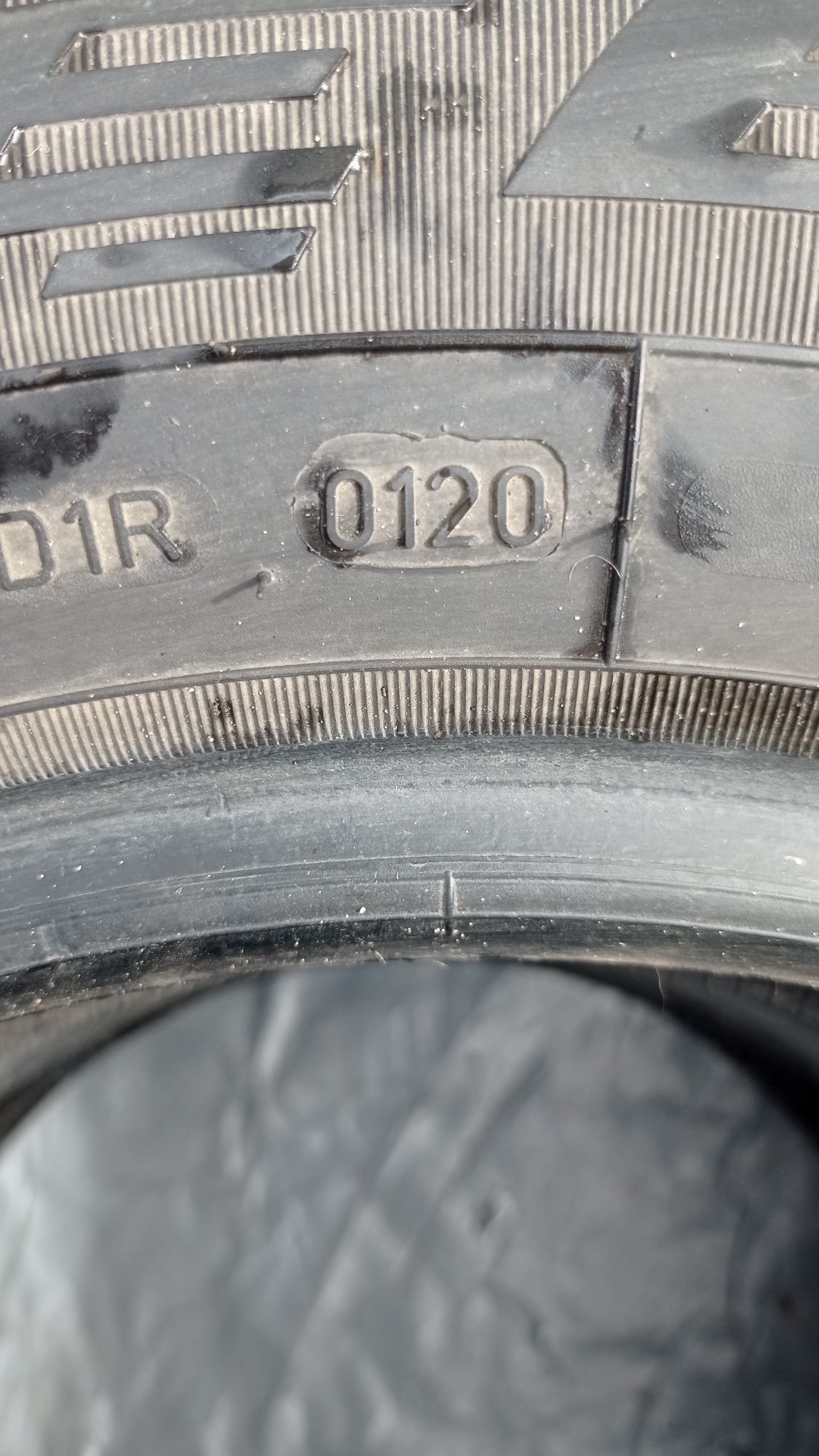 Продам літню Польську гуму 195/65/15 .