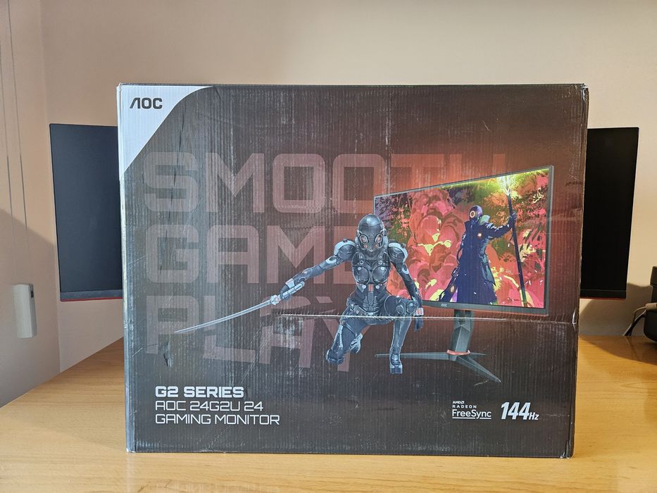 2 monitores AOC 24G2U