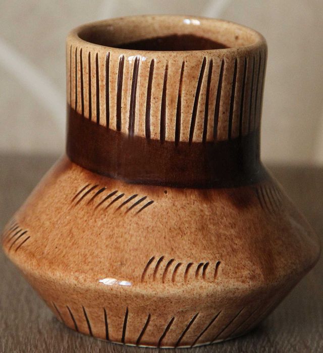 Ваза керамічна невелика. Болгарське виробництво.