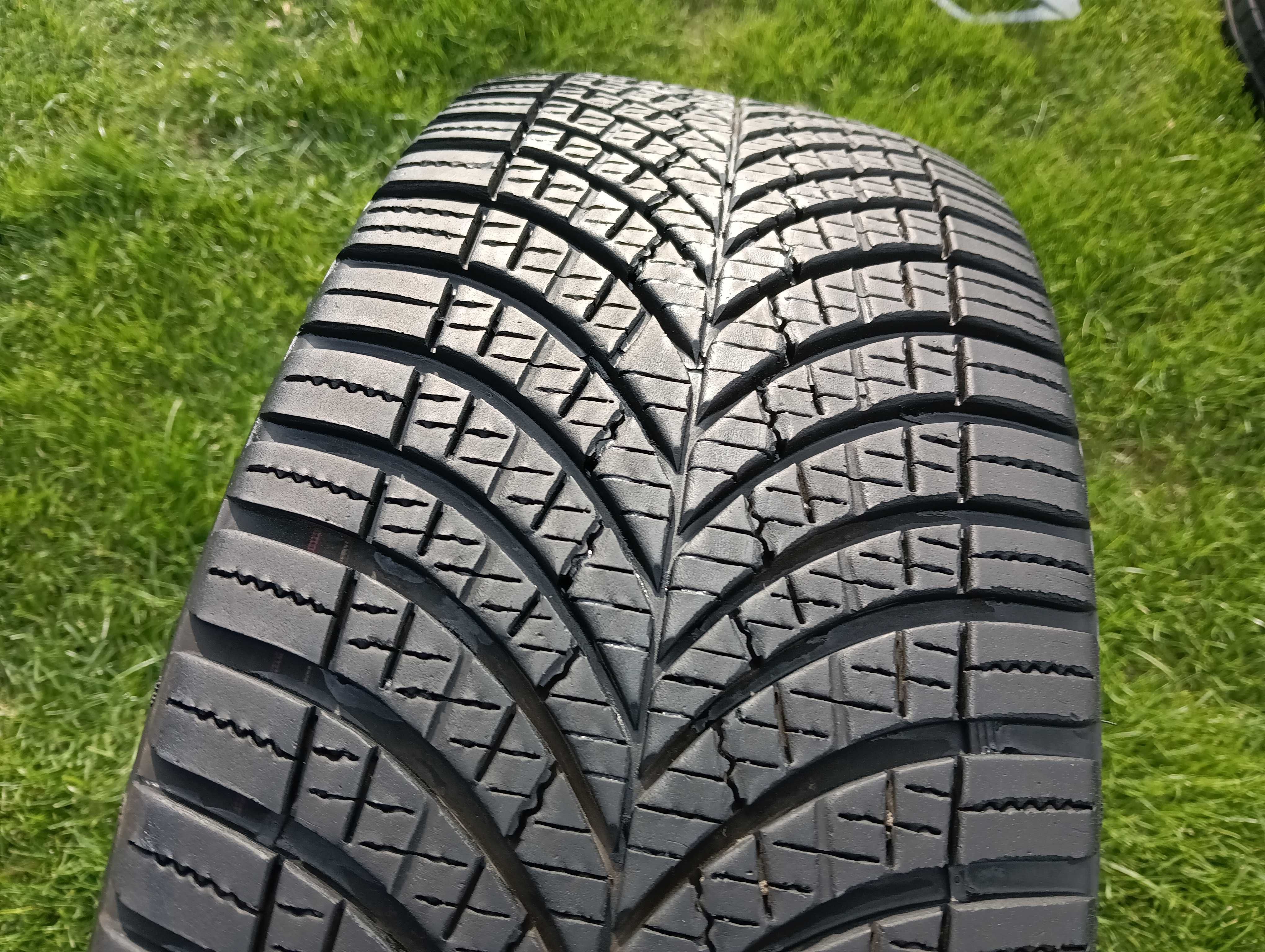 opona 225/55/17C Goodyear Vector 4 seasons Cargo 1 szt 7,5mm 2022