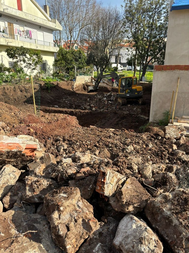 Escavações, terraplenagem, infraestruturas