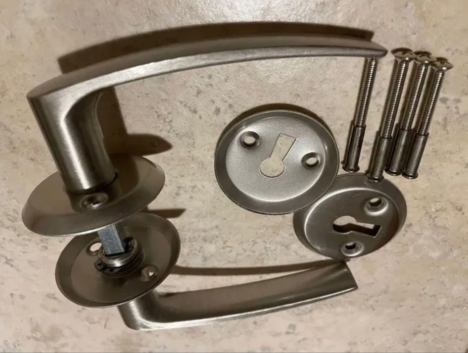 klamki do drzwi - komplet - firmy Reguitti - made in Italy