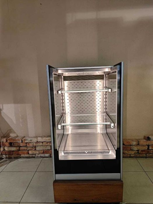 Witryna cukiernicza otwarta  CUBE 2 0.6W OPEN | 640x845x1400mm