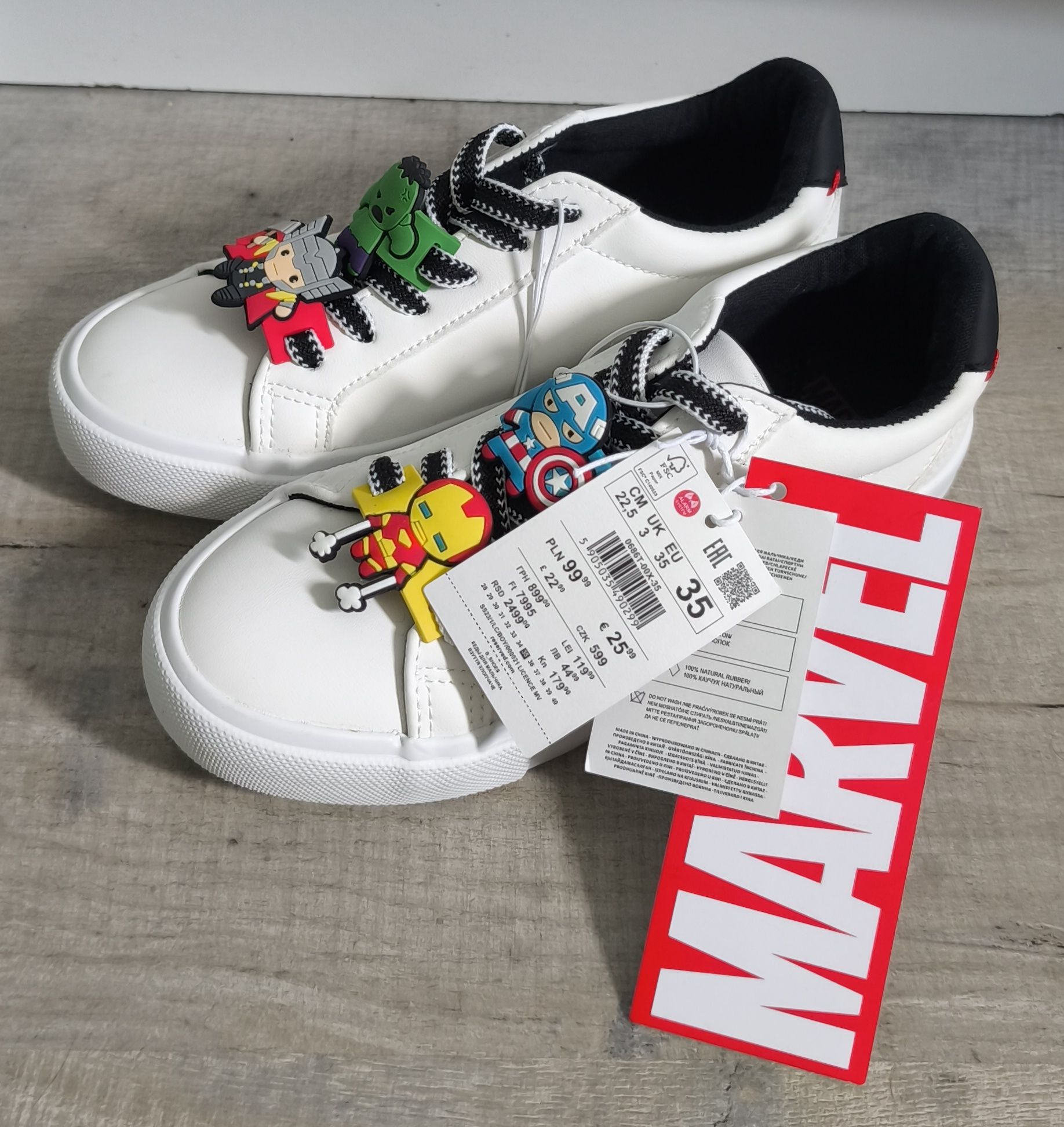 Buty dla chłopca avengers rozmiar 25/nowe