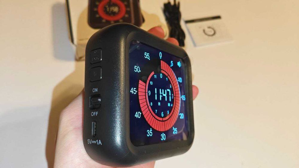 Таймер з поворотним регулятором, LED-дисплеєм і акумулятором