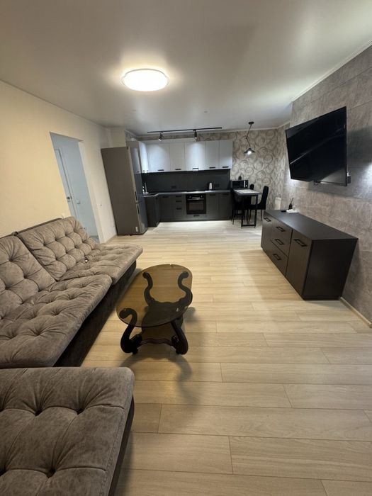 Стильна, затишна, простора квартира в центрі, погодинно-300грн