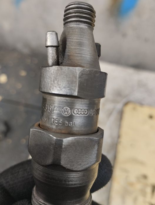 Форсунка дизельна механічна Volkswagen 068130201B 1.6td td