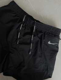 Спортивні шорти Nike