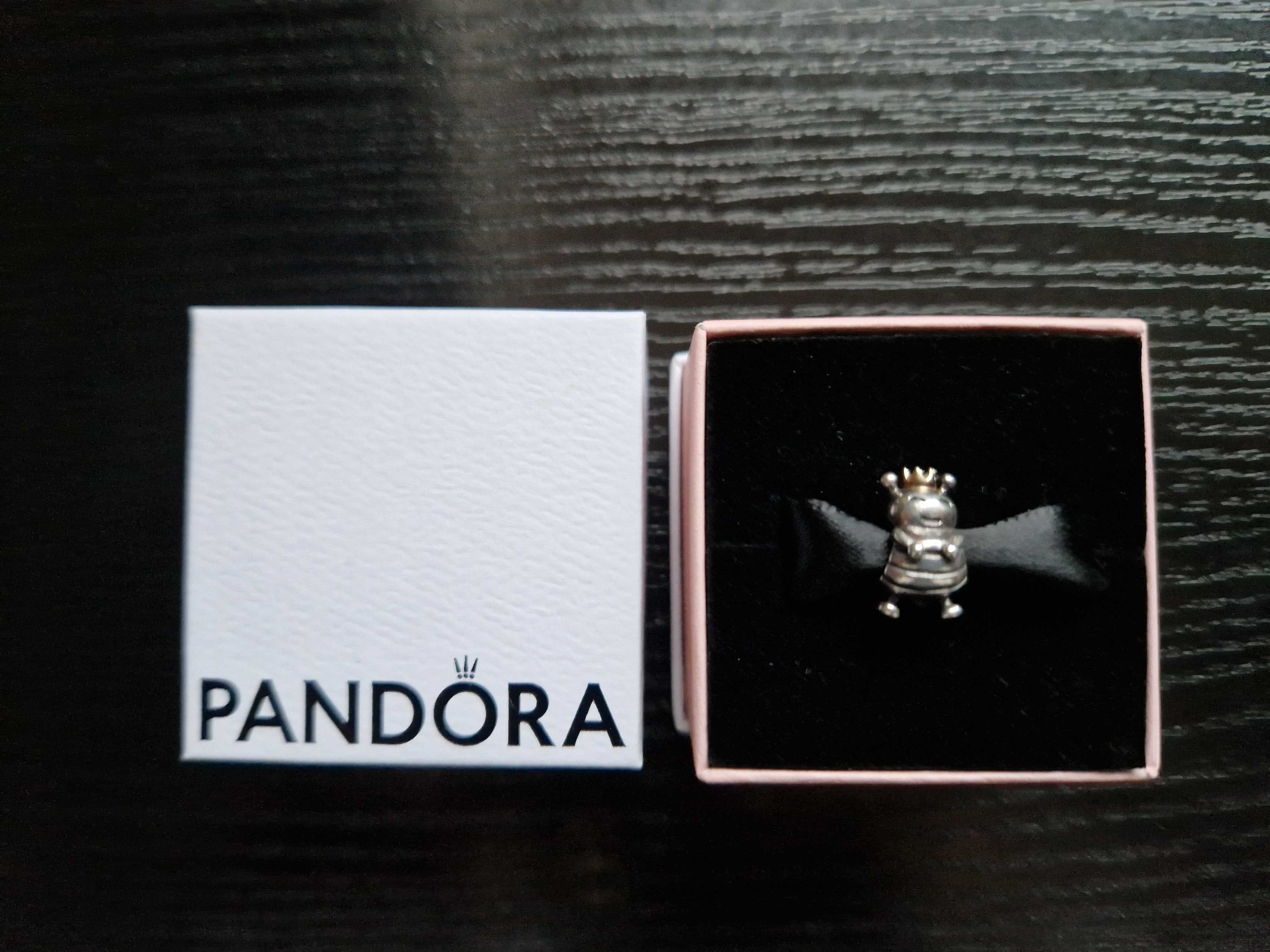 Pandora charms, pszczoła, wykonana ze srebra i złota