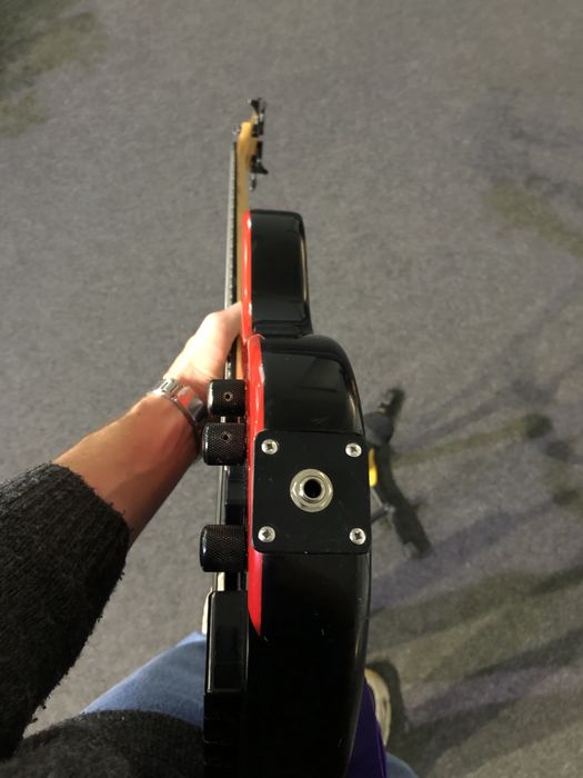 KRAMER Disciple D-1 Bass Used Black/Red