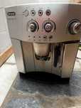 Máquina de café Saeco Delongi magnifica 4200
