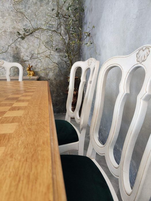 Krzesła po  renowacji. Siedzenia do obicia brak materiału wid. na zdje