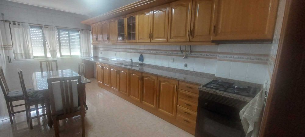 Aluga-se apartamento T3 em Santo António da Charneca